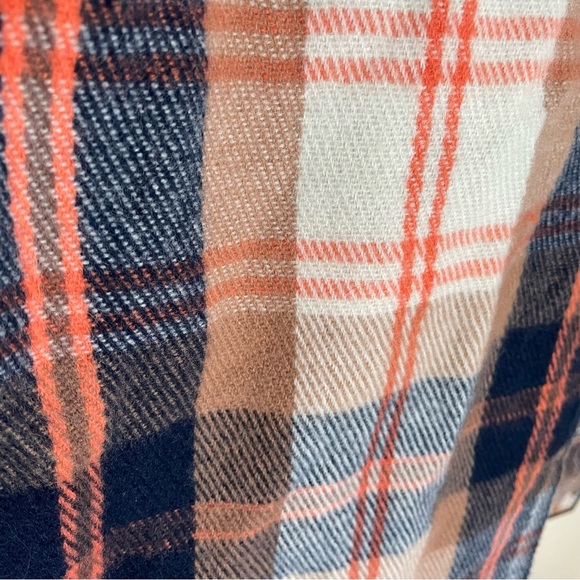 Plaid blanket scarf - Picture 3 of 5